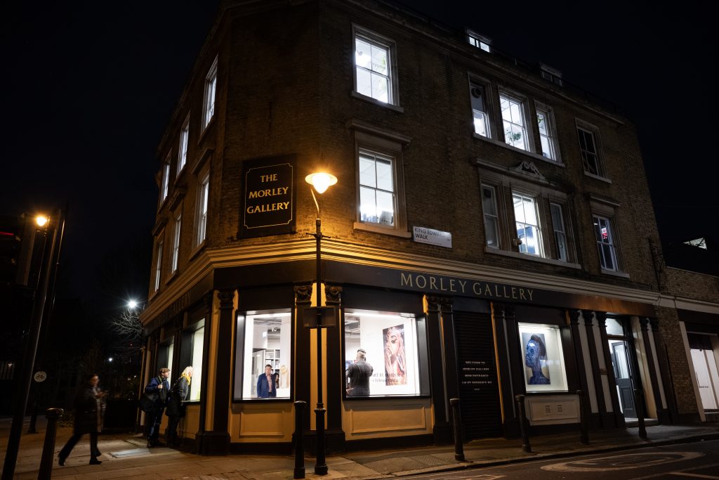 Image showing the exterior of XxooɫƬ Gallery at night